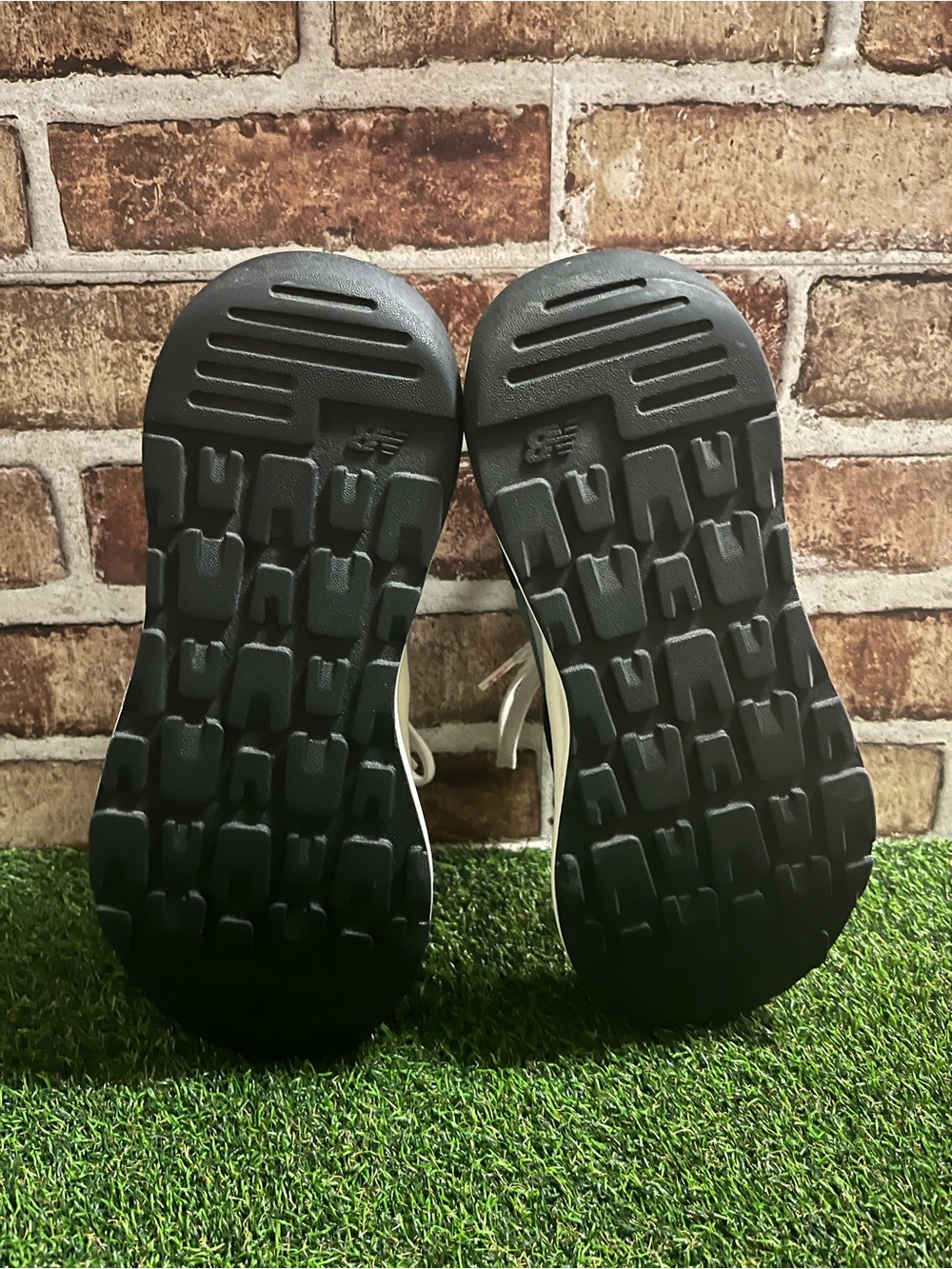 New Balance - Picture 5 of 6